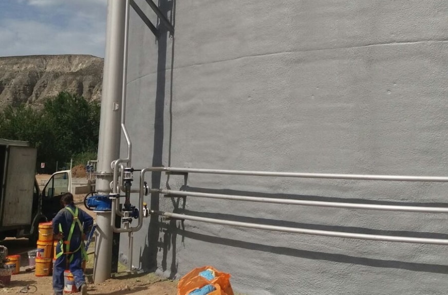 Deposito exterior con PUR