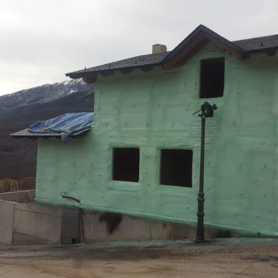 Fachadas de casa por el exterior con Poliuretano